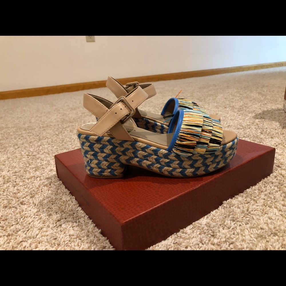 Donald Pliner Lyna wedge new in box